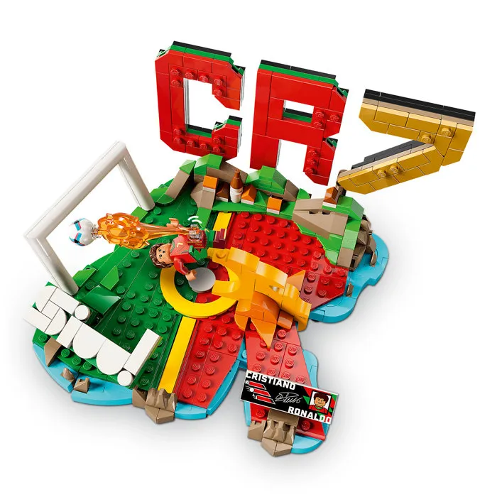 LEGO 43012 Cristiano Ronaldo Best Of - Set de Construction Collector de 490 Pièces, Décoration de Chambre Football