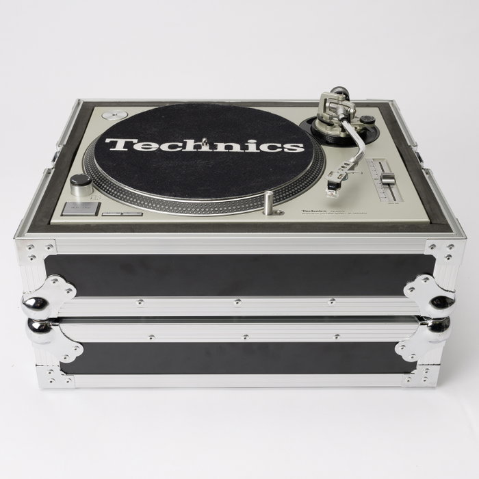 Magma Magma Multi-Format Turntable-Case II Mallette de Transport pour Platines DJ avec Mousse Intérieure 52x43x22 cm Magma Magma Multi-Format Turntable-Case II Mallette de Transport pour Platines DJ avec Mousse Intérieure 52x43x22 cm