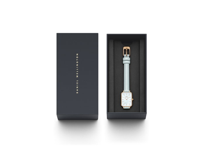 Daniel Wellington DW00100638 avec bracelet bleu et boîtier rose
