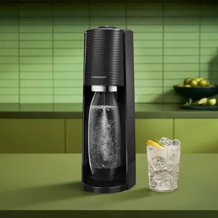 Sodastream Machine à soda et eau pétillante Terra noire avec 2 bouteilles et 1 recharge de gaz 60L - Design compact et système Quick Connect