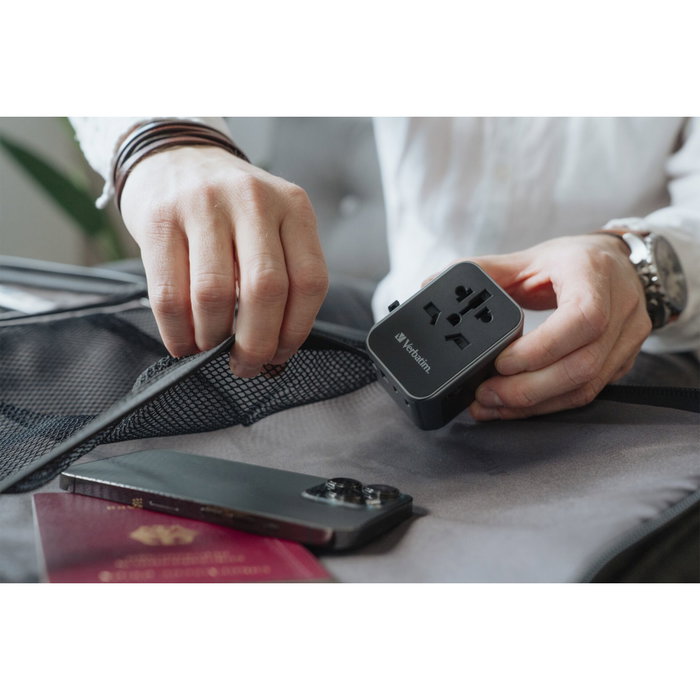Verbatim UTA-03 Adaptateur de Voyage Universel USB-C 30W Verbatim UTA-03 Adaptateur de Voyage Universel USB-C 30W
