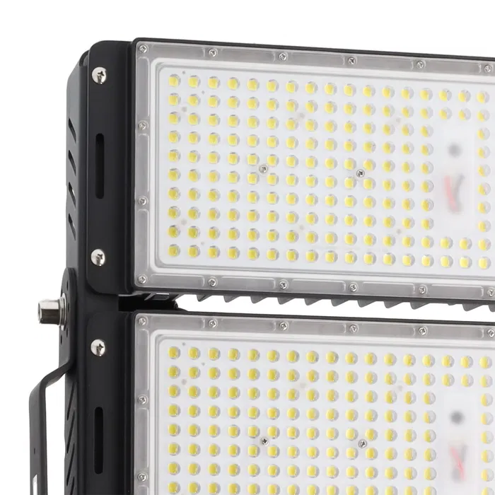 Lumileds Projecteur LED Stadium 250W 150 lm/W IP66 5050 60º 100.000H [1916-250W-5000K-60-CW]