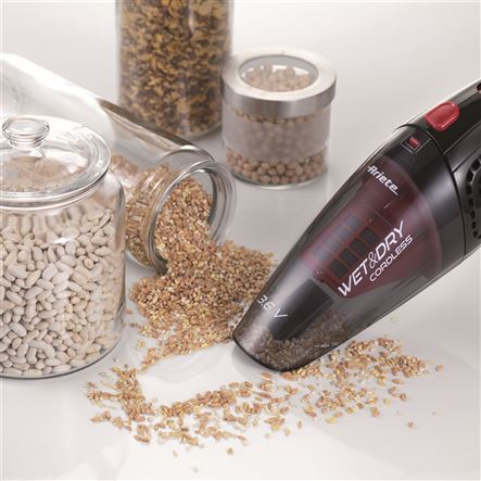 Ariete 2474 Aspirateur main sans fil Wet & Dry - Pour solides et liquides avec 3 accessoires - Compact et pratique