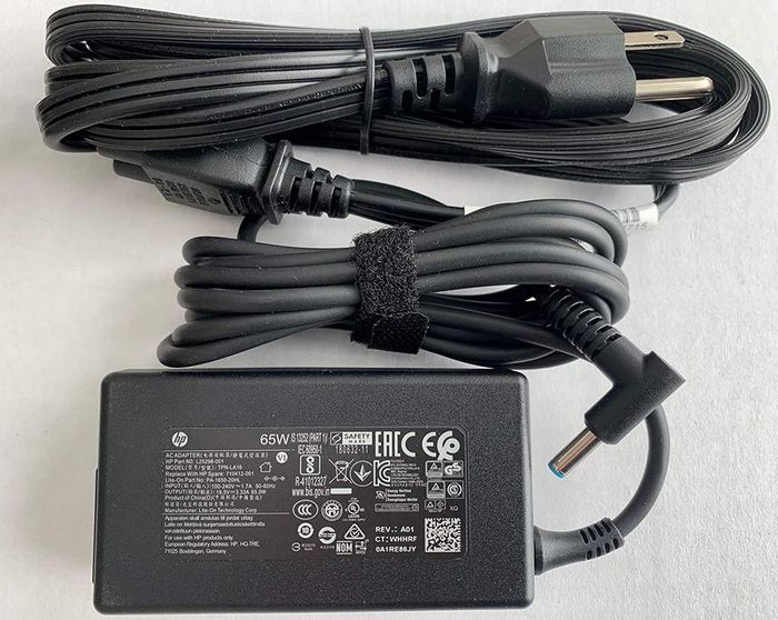 HP 240 V 65 W 3,33 A 2 pin HP 240 V 65 W 3,33 A 2 pin