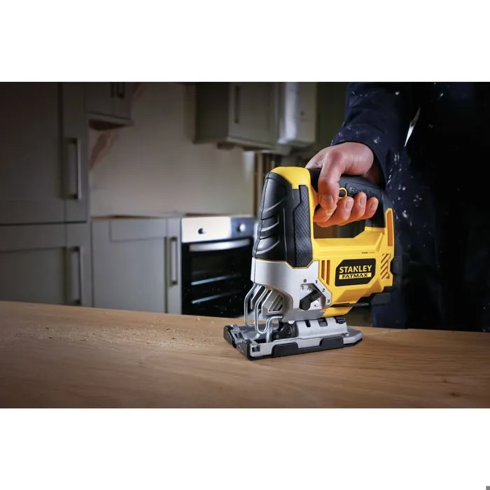 STANLEY Scie sauteuse pendulaire FME340K FATMAX 710W avec coffret - Lame U/T, soufflerie intégrée, éclairage LED STANLEY Scie sauteuse pendulaire FME340K FATMAX 710W avec coffret - Lame U/T, soufflerie intégrée, éclairage LED