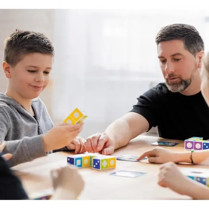 Asmodee - Déblok Junior, Jeu de réflexion en français avec 40 puzzles pour enfants de 4 ans et plus, Blocs inclus