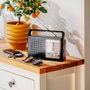 Adler Radio portable AM/FM AD 1909, antenne télescopique, 15.5 x 21 x 6 cm