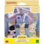 Sylvanian Families 5750 - Trio de bébés Pyjama Party avec Chat Magicien, Mouton et Lapin Crème, vêtements amovibles et accessoires