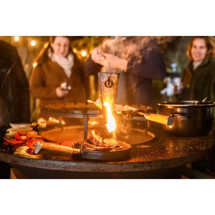 Forged Churrasco Plat de service en fonte avec manche en bois d'olivier, diamètre 18 cm, pour tranchage et présentation