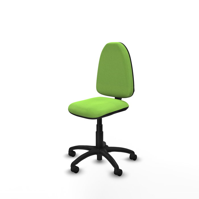 Chaise de bureau Aýna avec mécanisme Contact permanent de base, revêtue de tissu couleur Pistache. Équipée d'une base en polyamide noir, sans accoudoirs et de roulettes en nylon de 50 mm.