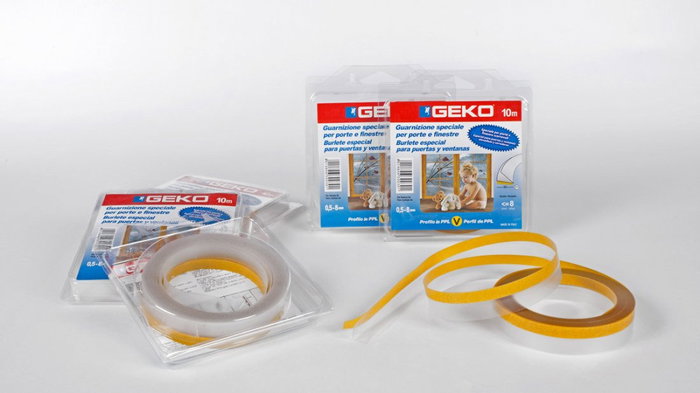 GEKO Joint adhésif pour fenêtre et porte coulissante 10m x 22mm transparent GEKO Joint adhésif pour fenêtre et porte coulissante 10m x 22mm transparent