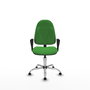 Chaise de bureau Algarra avec mécanisme de contact permanent de base, rembourrée de tissu vert. Équipée d'une base chromée, d'accoudoirs fixes et de butées