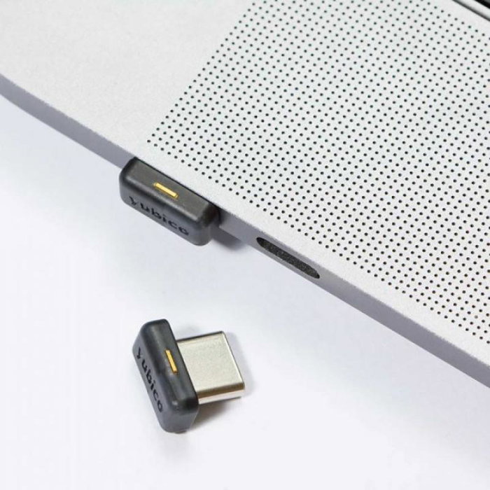 Yubico YubiKey 5C Nano Clé de sécurité USB (5060408461518) Yubico YubiKey 5C Nano Clé de sécurité USB (5060408461518)