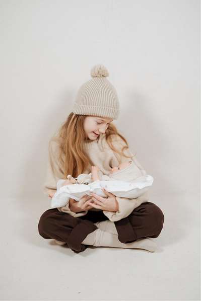 Muñecas Arias - Poupée reborn Arias 38 cm Max Beige avec coussin (corps en vinyle, sexe garçon) - Produit en espagnol