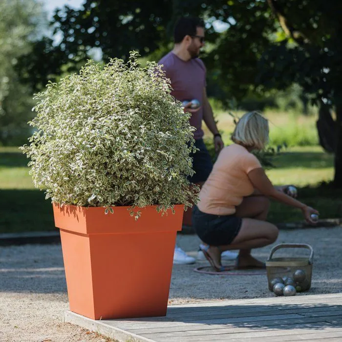 Eda Pot de Fleurs Toscane Carré, 50 cm, 87 L, Intérieur/Extérieur, Anti-UV et Gélif, 49.5x49.5x52.5 cm, Couleur Orange Terre Battue, Garantie 7 Ans