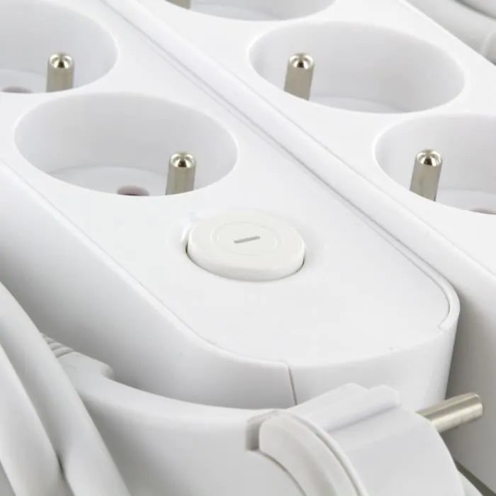 Chacon - Lot de 2 Multiprises avec Interrupteur - 4 Prises 16A - Cordon d'Alimentation 1,5 m - Fiche Plate