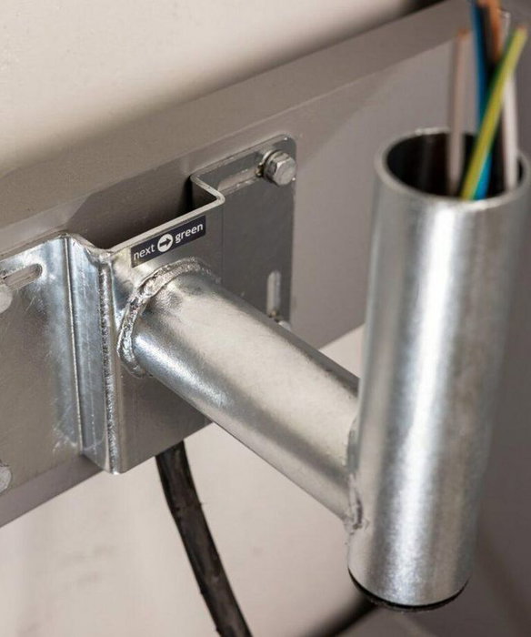 Next Green Angle bracket 60 - Support en tube galvanisé Ø 60 mm pour fixation en façade avec déport pour boîtier de recharge Next Green Angle bracket 60 - Support en tube galvanisé Ø 60 mm pour fixation en façade avec déport pour boîtier de recharge