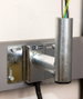 Next Green Angle bracket 60 - Support en tube galvanisé Ø 60 mm pour fixation en façade avec déport pour boîtier de recharge