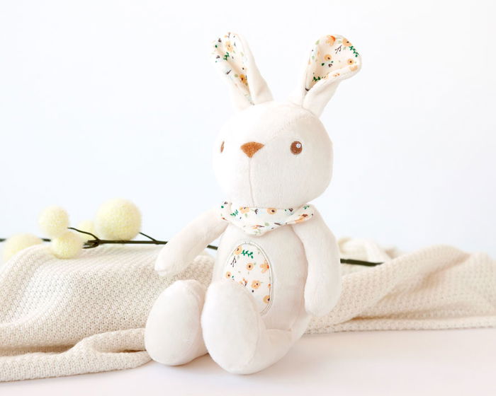 KioKids Peluche lapin doudou bébé - Texture ultra douce, lavable 40°C, compagnon de jeux et câlins, recommandé dès la naissance - Blanc KioKids Peluche lapin doudou bébé - Texture ultra douce, lavable 40°C, compagnon de jeux et câlins, recommandé dès la naissance - Blanc