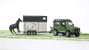 Bruder – Land Rover avec remorque pour chevaux – Coche 28x13,8x15,3 cm, remorque 34x14x18 cm – Jouet en ABS