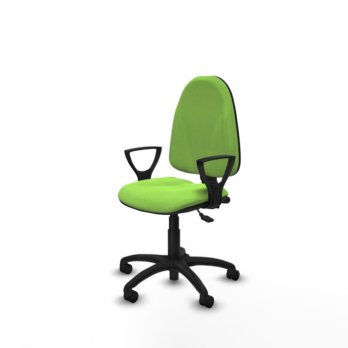 Chaise de bureau Algarra avec mécanisme asynchrone, revêtue de tissu couleur pistache. Équipée d'une base en polyamide noir, d'accoudoirs fixes et de roulettes en nylon de 50 mm.