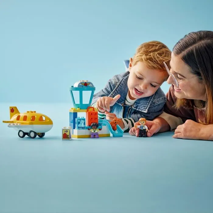 Lego DUPLO Ma Ville 10443 - Aéroport Premier Vol, Jouet de Construction et d'Apprentissage pour Enfants dès 2 Ans