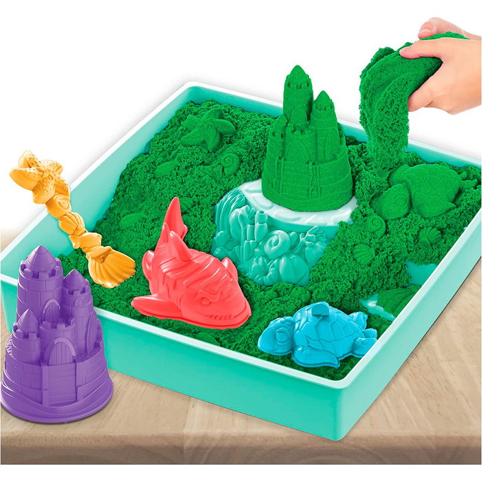 Spin Master Bac à sable Vert Kinetic Sand - 450g de sable, 4 moules, outils et plateau - Jouet créatif dès 3 ans