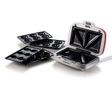 Ariete 1972/00 - Sandwichera Multifonction 3 en 1 pour Sandwiches, Donuts et Cupcakes, Design Rétro, Rapide et Facile à Utiliser, Rouge