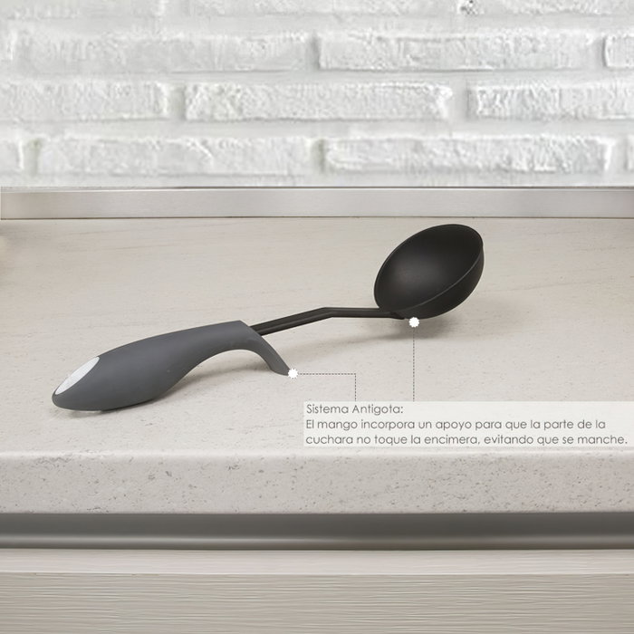 ORYX Cuillère de service en nylon avec manche anti-goutte 32 x 9,8 cm ORYX Cuillère de service en nylon avec manche anti-goutte 32 x 9,8 cm