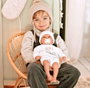 Muñecas Arias Muñeco Elegance Andie, Poupée de Poids avec Saquto 40 cm, Corps Doux, Langue Espagnol