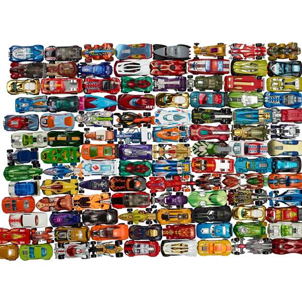 Mattel Hot Wheels - Voiture miniature blister individuelle, échelle 1:64 - Modèle aléatoire parmi 250 variantes - À partir de 3 ans