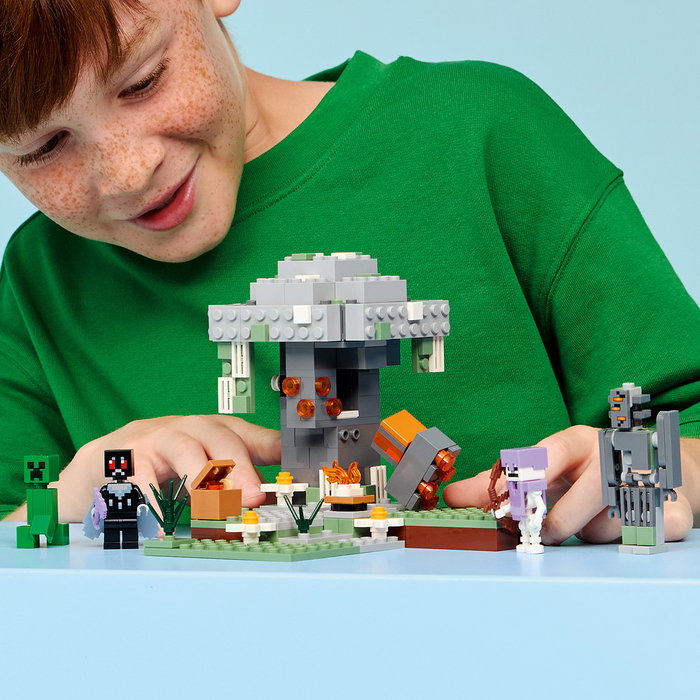 LEGO Minecraft Le Jardin pâle 21586