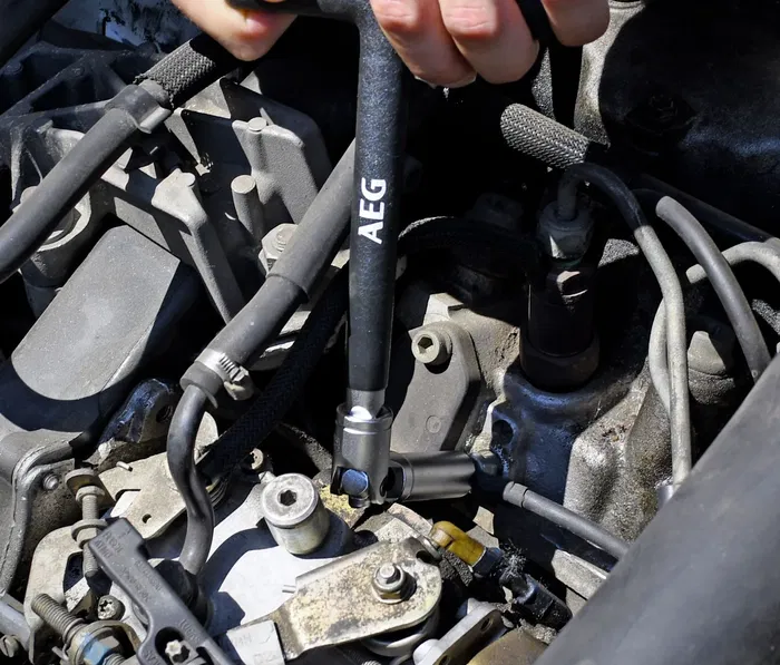 AEG - Clé à bougie de préchauffage Diesel avec 3 douilles 8, 10, 12 mm, poignée en T antidérapante et acier inoxydable