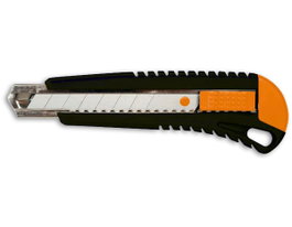Fiskars Cutter en plastique avec rail métallique, 18 mm