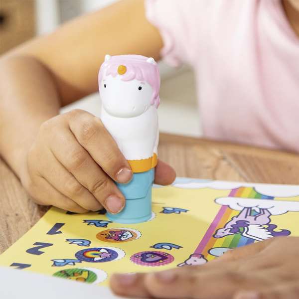 MELISSA&DOUG Sticker WOW! Perros avec tampon Cocoa et cahier d'activités