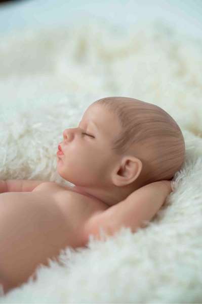 Muñecas Arias Arias Aroa - Poupée Reborn réaliste de 35 cm en silicone avec coussin, sexe fille Muñecas Arias Arias Aroa - Poupée Reborn réaliste de 35 cm en silicone avec coussin, sexe fille