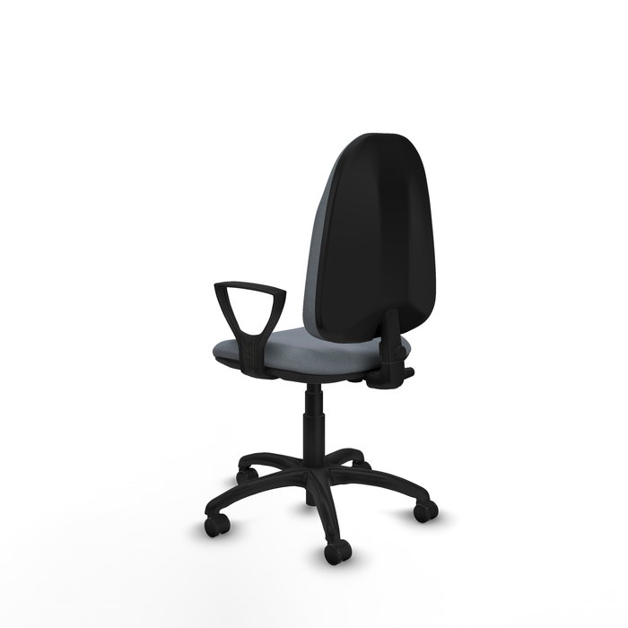 Chaise de bureau Algarra avec mécanisme de contact permanent de base, recouverte de tissu gris. Équipée d'une base en polyamide noir, d'accoudoirs fixes et de roulettes pour parquet.