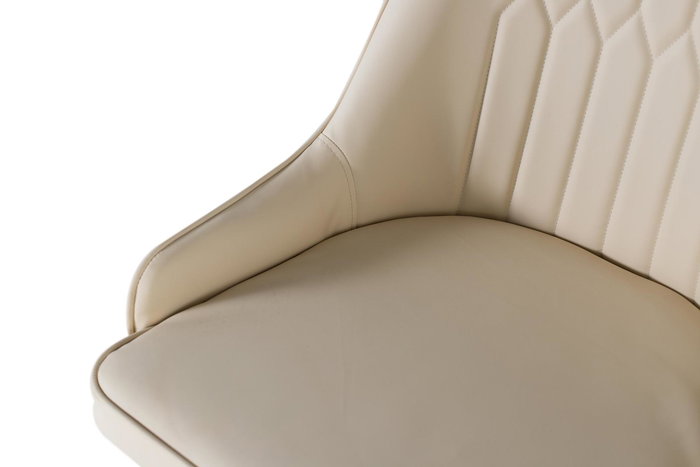 GINER Y COLOMER Lot de 4 Chaises Tapissées en Simili-Cuir Beige avec Structure en Acier Tubulaire Noir et Détail Doré - Design Moderne et Élégant