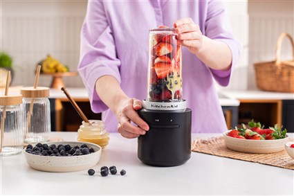 Kitchenaid 5KSBR200BM Batteur Compact sans Fil et sans Batterie, en Acier Inoxydable avec Adaptateur Secteur, Noir Mat Kitchenaid 5KSBR200BM Batteur Compact sans Fil et sans Batterie, en Acier Inoxydable avec Adaptateur Secteur, Noir Mat