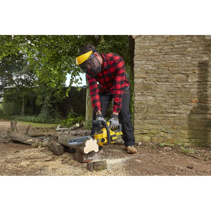 Stanley Fatmax SFMCCS630M1-QW - Tronçonneuse sans fil 18V avec batterie 4Ah et chargeur