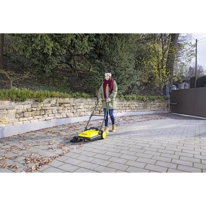 Karcher S 4 Balayeuse mécanique - Largeur de travail 51 cm - Bac de 20 L - Débit d'air 1800 m3/h - Avec brosse latérale Karcher S 4 Balayeuse mécanique - Largeur de travail 51 cm - Bac de 20 L - Débit d'air 1800 m3/h - Avec brosse latérale
