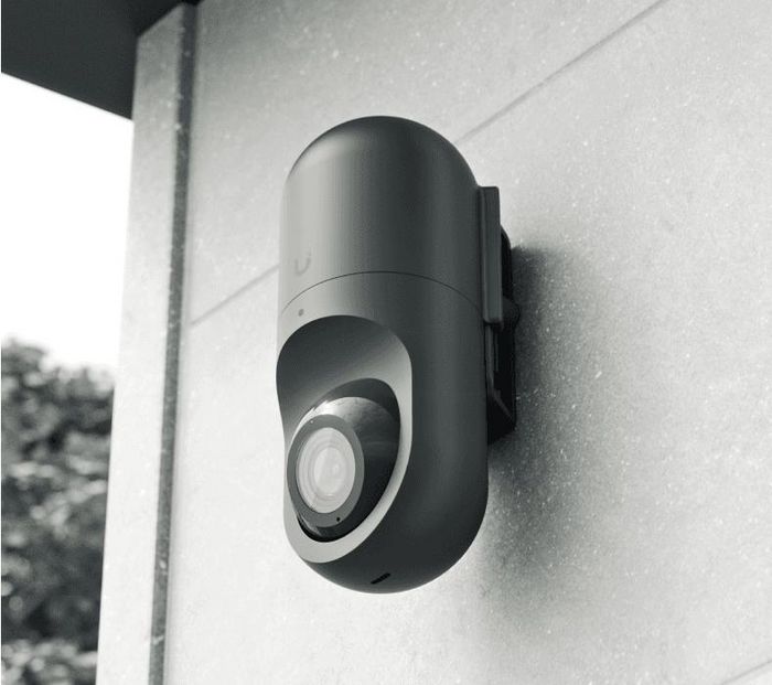 Ubiquiti Support mural/poteau en Polycarbonate/Caoutchouc IPX4 pour caméras Flex G3 et G5, montage inversé, disponible en noir ou blanc
