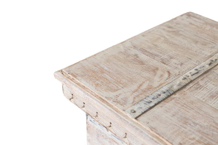 GINER Y COLOMER - Coffre de rangement en bois massif, ouverture par le dessus, finition blanc décapé - Dimensions intérieures : 40x76x37 cm