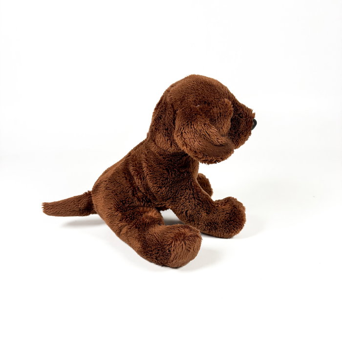 DEQUBE Peluche Labrador chocolat assis 12 cm, référence 939D00254 Bocalan