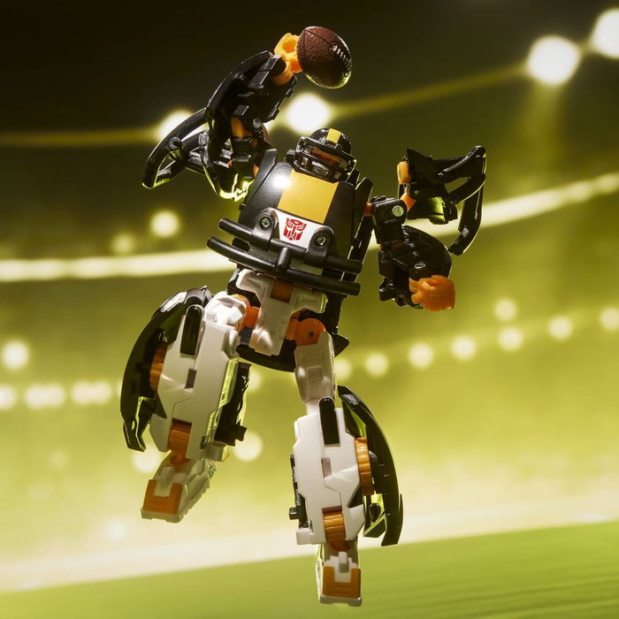 Transformers x NFL figurine Pittsburgh Steelers: Steelsmash 14 cm Transformers x NFL figurine Pittsburgh Steelers: Steelsmash 14 cm