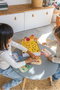 Goula Hidden Chicks - Jeu éducatif pour enfants à partir de 3 ans avec 2 modes de jeu, 4 planches, 21 poussins et 1 renard - Multilingue (FR, EN, ES, DE, IT, PT)