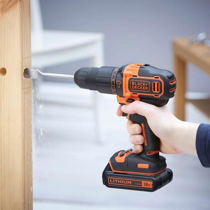 Black + Decker BDCHD18S32-QW Perceuse à percussion sans fil 18V avec batterie 1,5Ah et 32 accessoires Black + Decker BDCHD18S32-QW Perceuse à percussion sans fil 18V avec batterie 1,5Ah et 32 accessoires