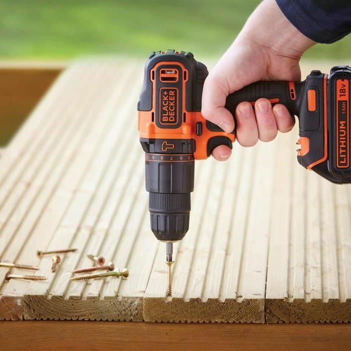 Black + Decker BDCHD18S32-QW Perceuse à percussion sans fil 18V avec batterie 1,5Ah et 32 accessoires Black + Decker BDCHD18S32-QW Perceuse à percussion sans fil 18V avec batterie 1,5Ah et 32 accessoires