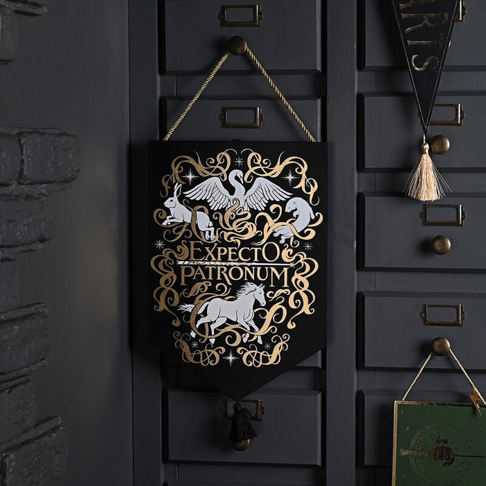 WIDDOP & CO - Décor mural phosphorescent Patronus Animals Harry Potter - Suspension en bois noir avec impressions dorées et blanques, fournie avec cordon et pompon