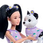 Barbie - Poupée Twinning Looks Asiatique avec Chien - JFP39 - Mattel - Tenue Fleurie Violette, Accessoires et Collier Inclus